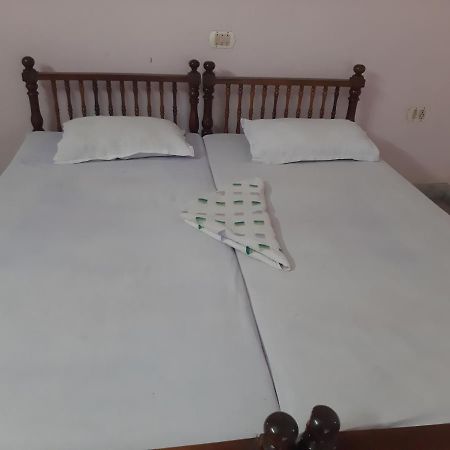 Hotel Peacock Kovalam Exteriör bild