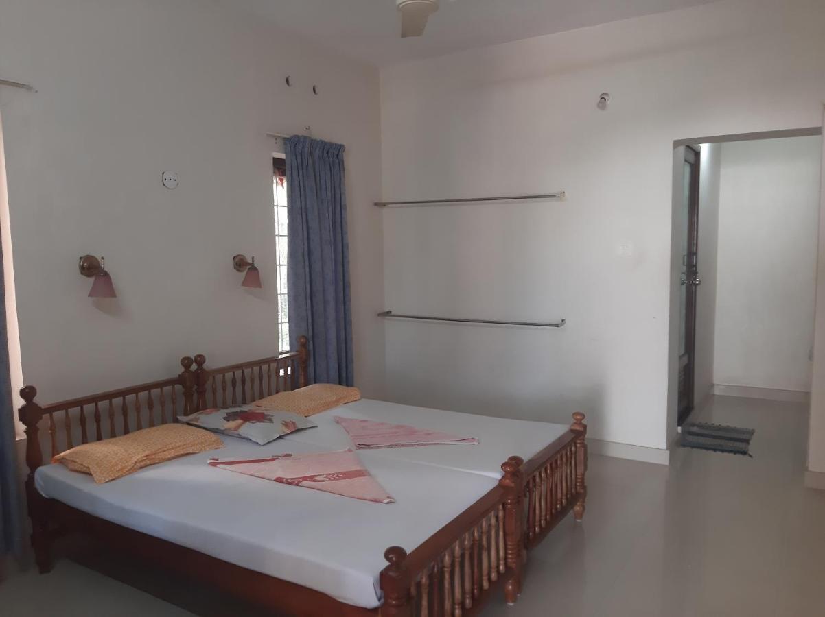 Hotel Peacock Kovalam Exteriör bild
