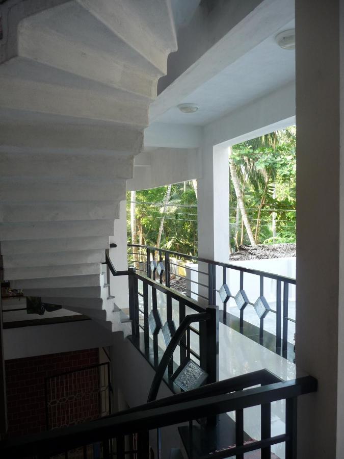 Hotel Peacock Kovalam Exteriör bild