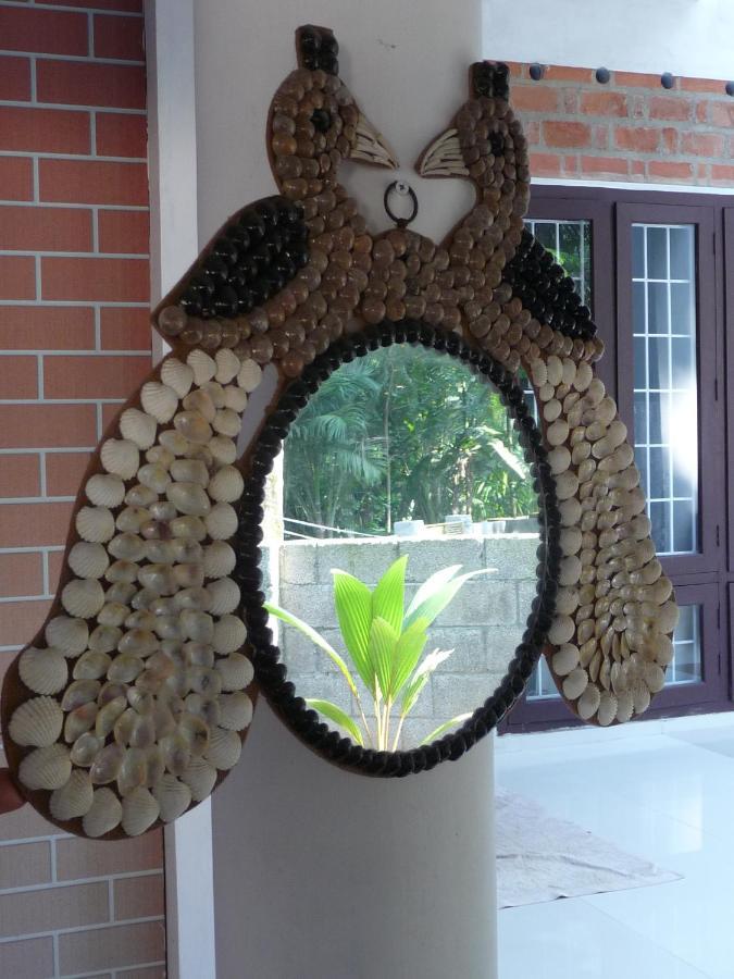 Hotel Peacock Kovalam Exteriör bild