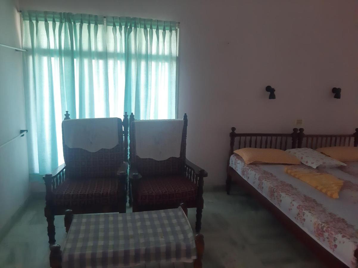 Hotel Peacock Kovalam Exteriör bild