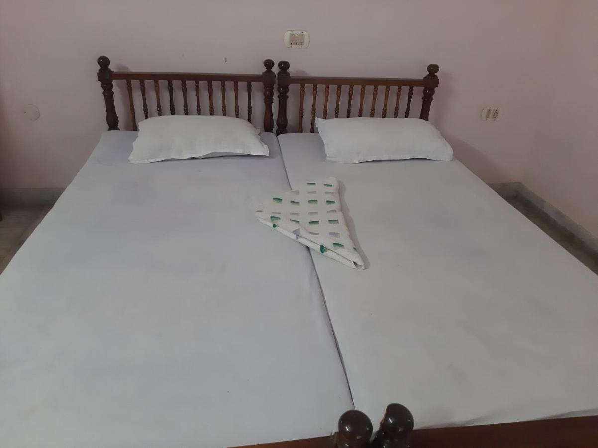 Hotel Peacock Kovalam Exteriör bild