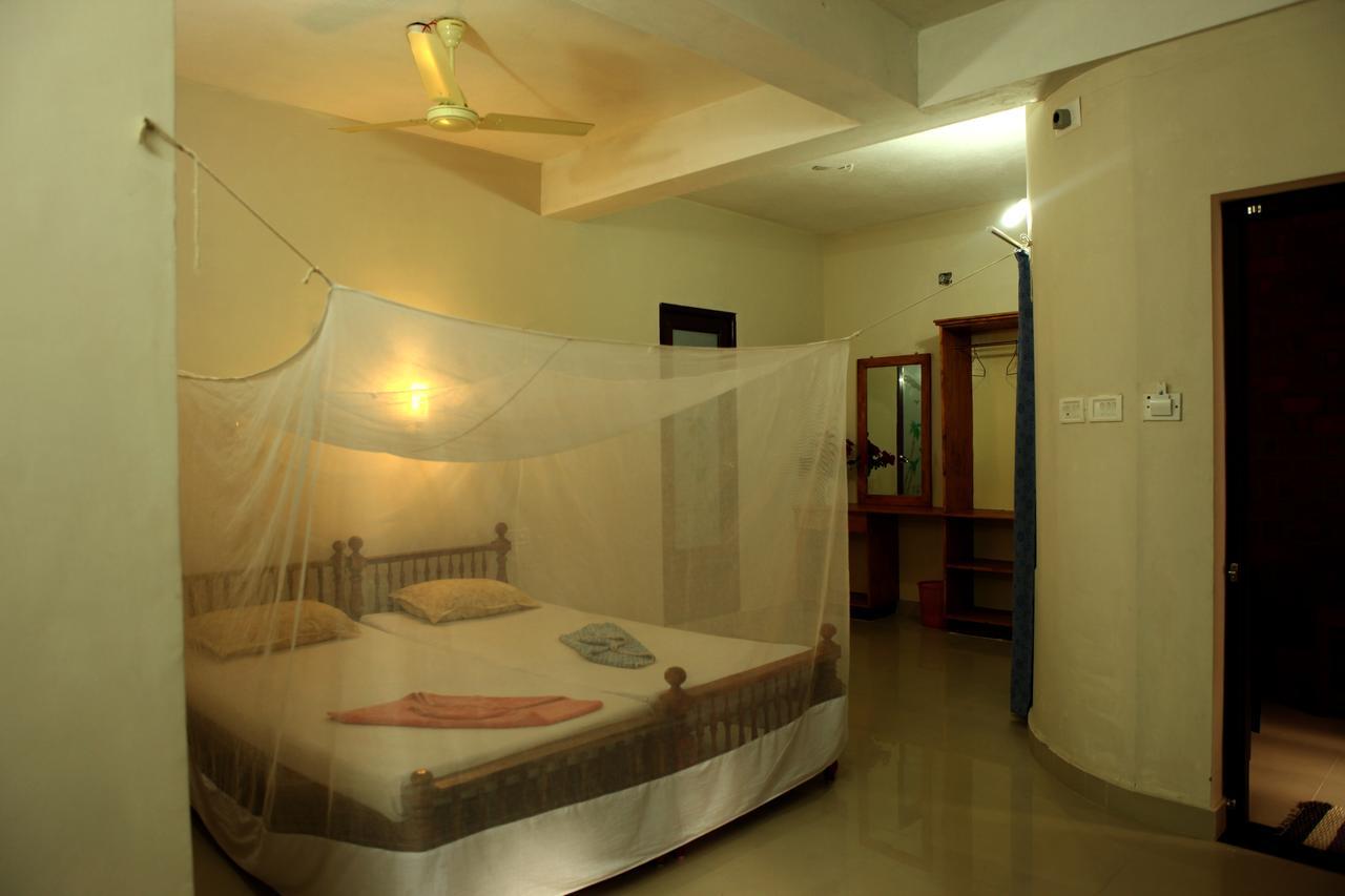 Hotel Peacock Kovalam Exteriör bild